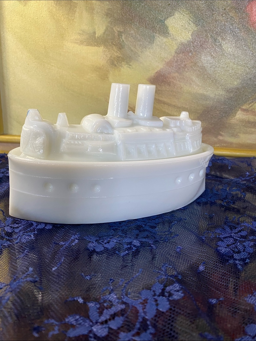 Flaccid Battleship, USS
Nave Vessel “Wheeling”, Ring of Fire Milk Glass, Glows.